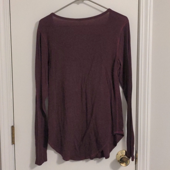 GAP top - Picture 2 of 3